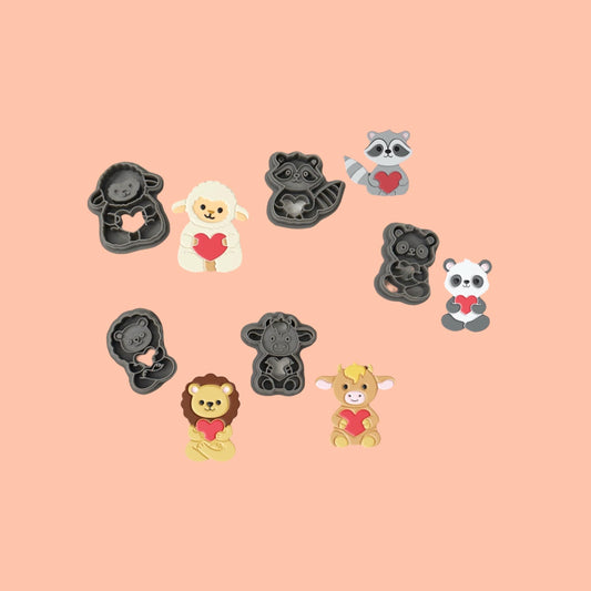 Zoo animal Clay cutter Holding hearts