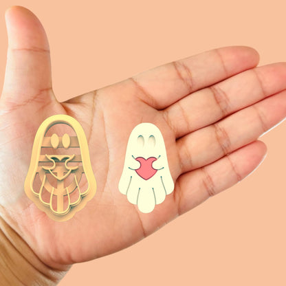 Ghost Holding Heart Clay cutter
